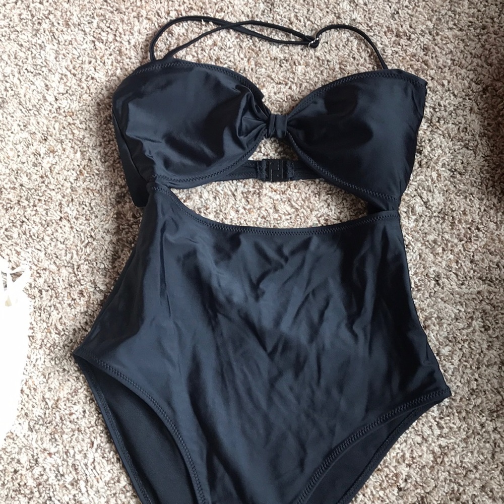 Cupshe Cutout One Piece Bathing Suit